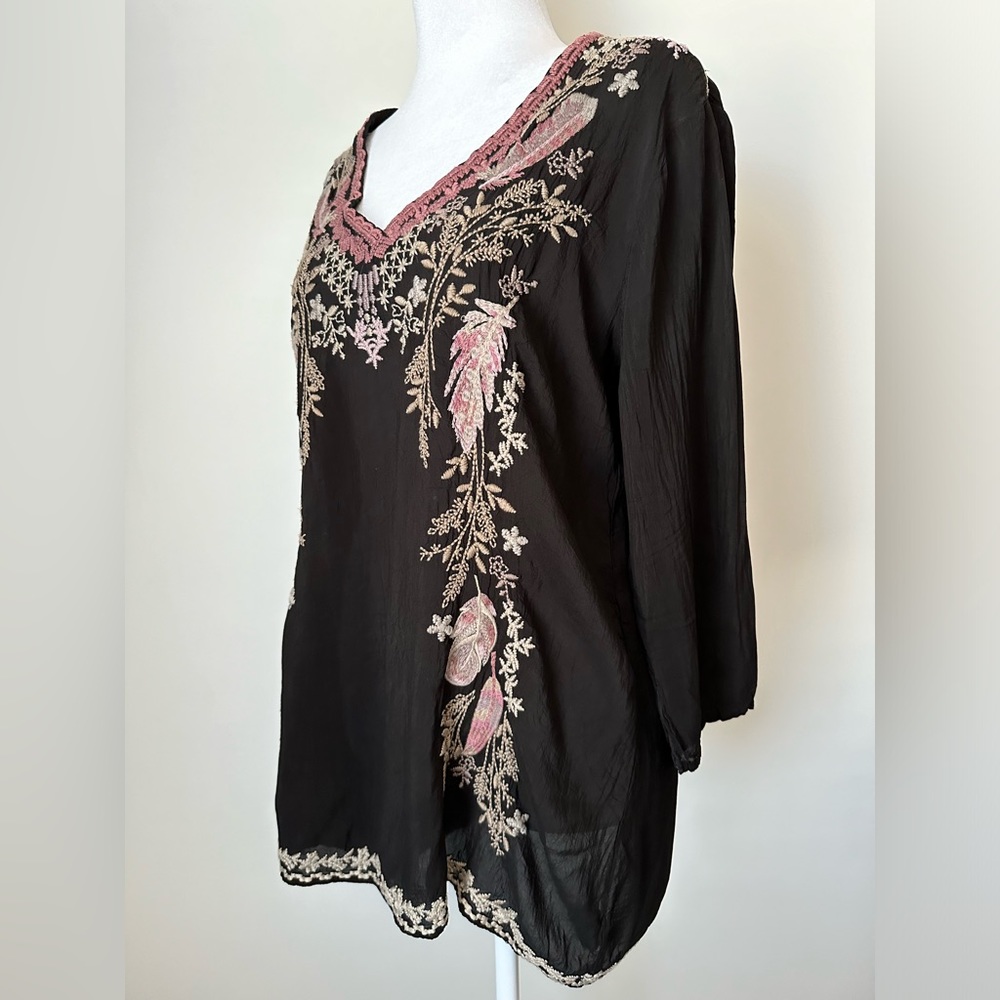 JOHNNY WAS Embroidered V-Neck Tunic Top Women’s Size Medium - Picture 3 of 8